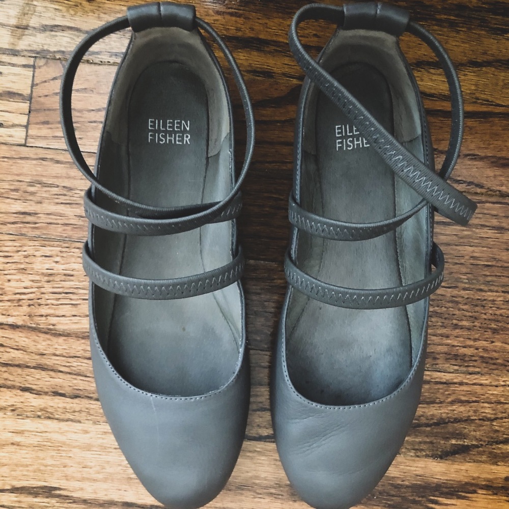 Eileen Fisher Joe Strappy flat in size 6